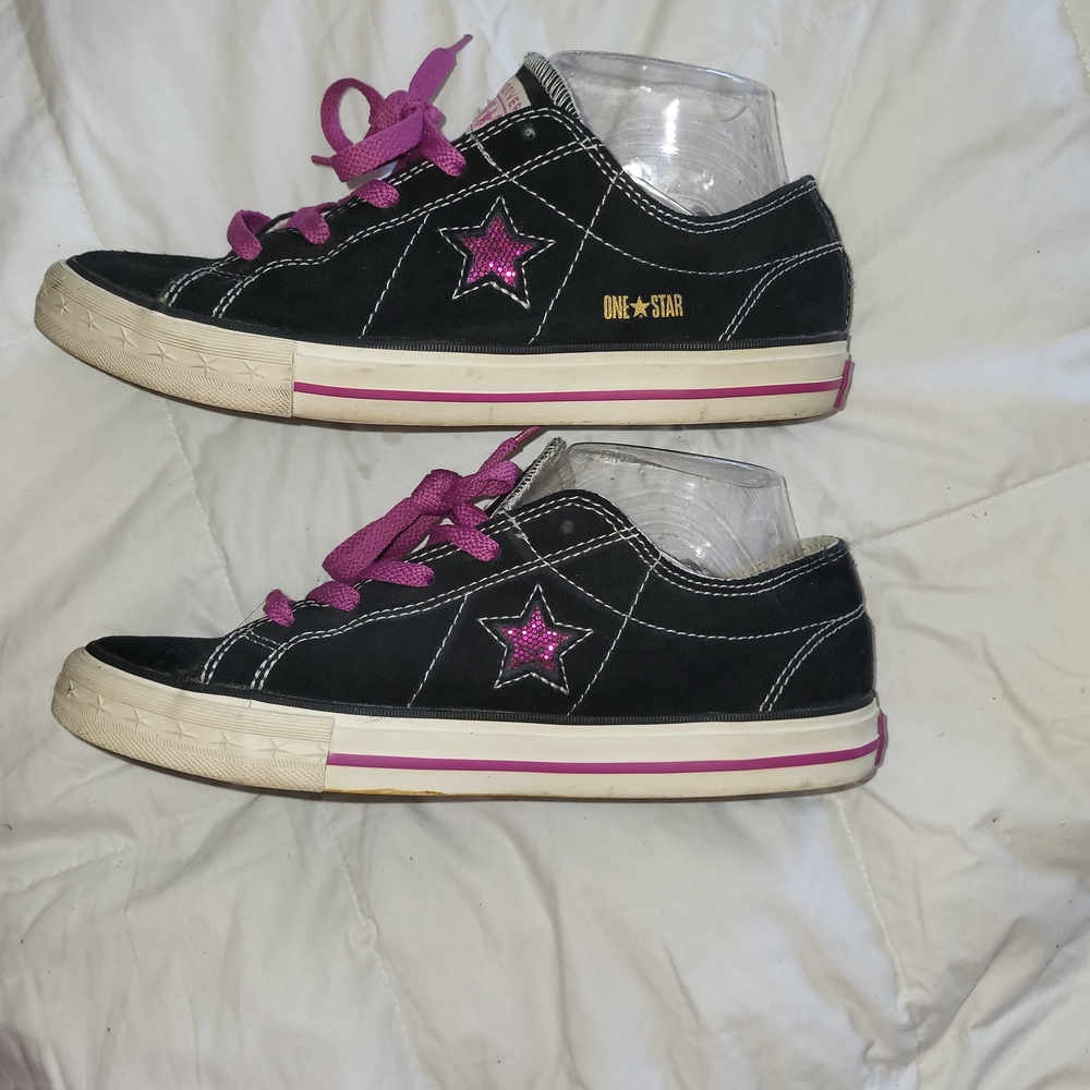 Converse One Star Black Sneakers with Pink Laces - Picture 2 of 8